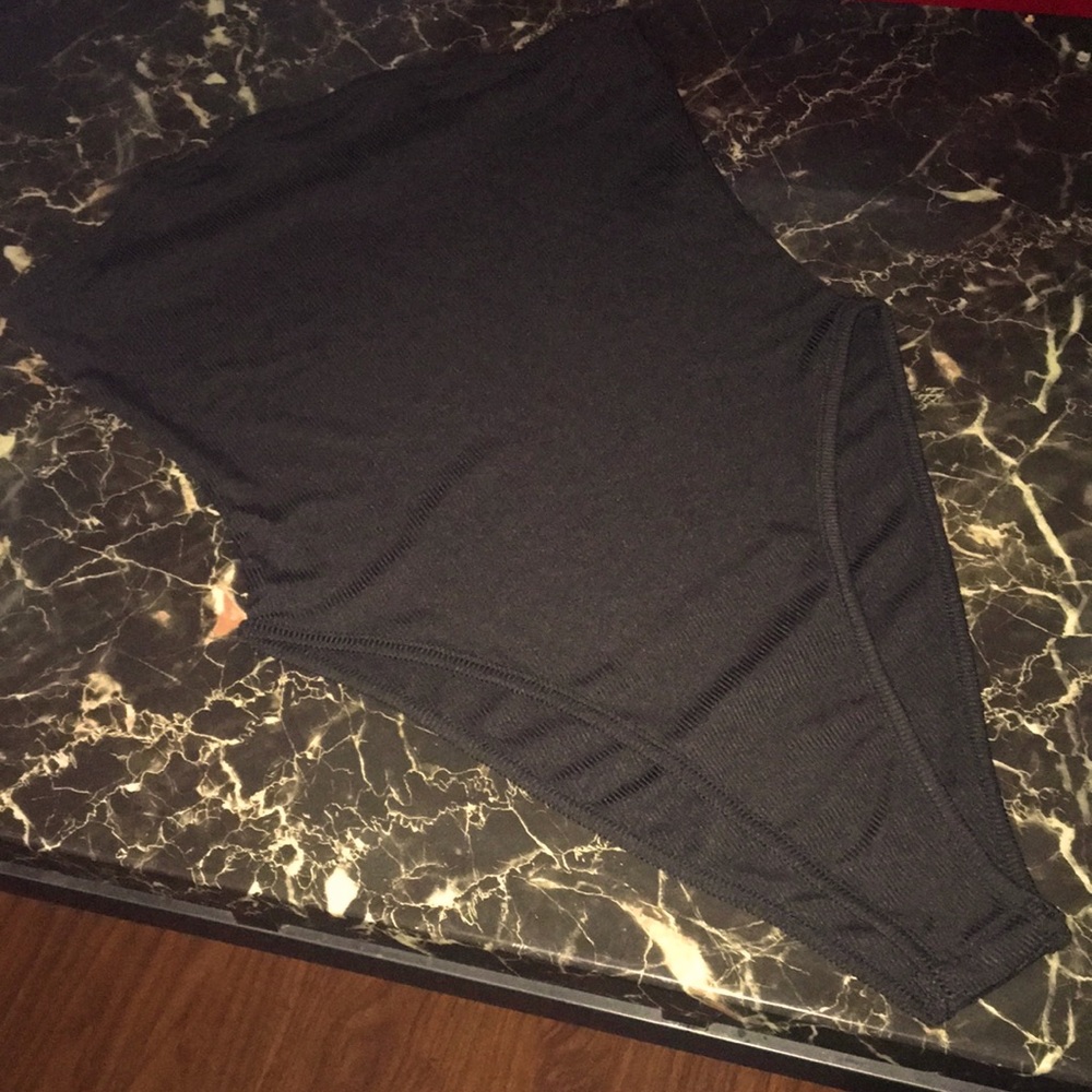 BlackBody Tank 🖤